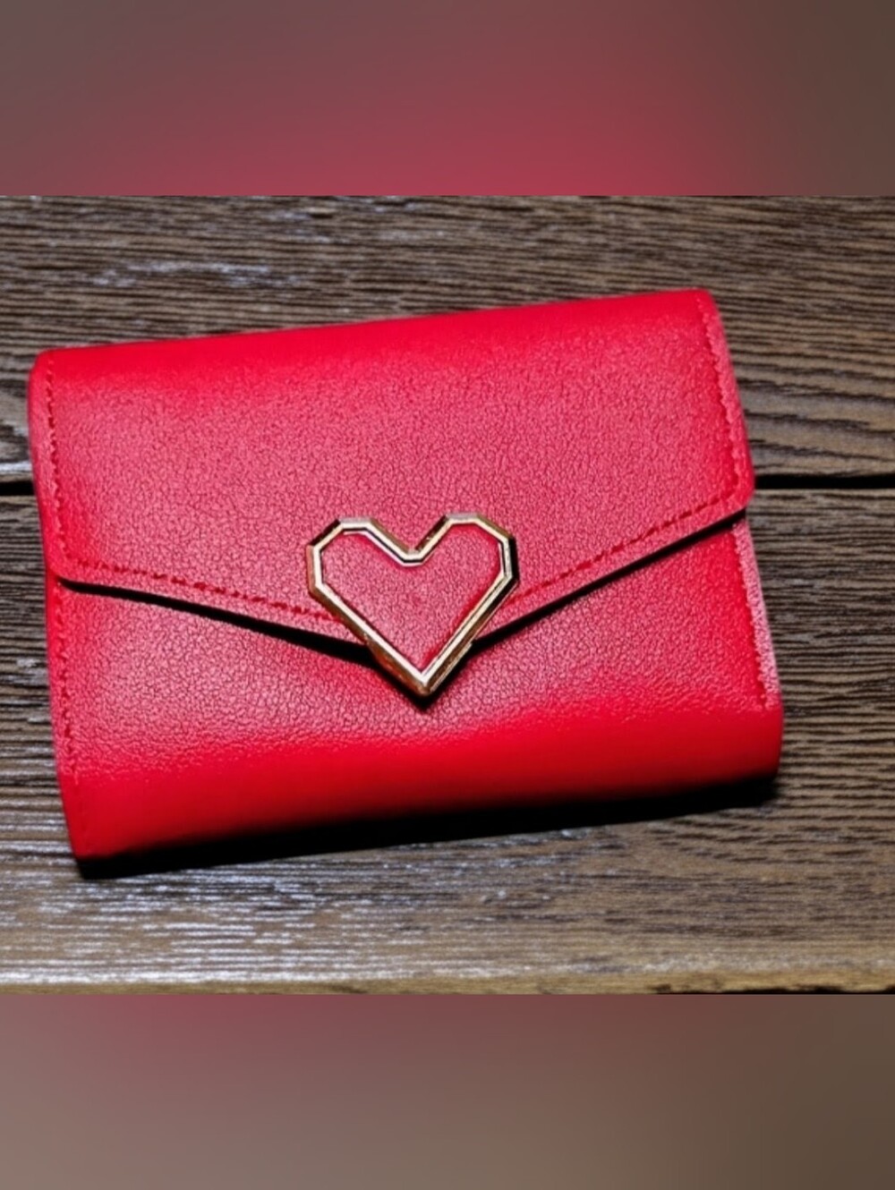 NWOT Red Heart Clasp Wallet ❤️ Faux Leather Women's Wallet